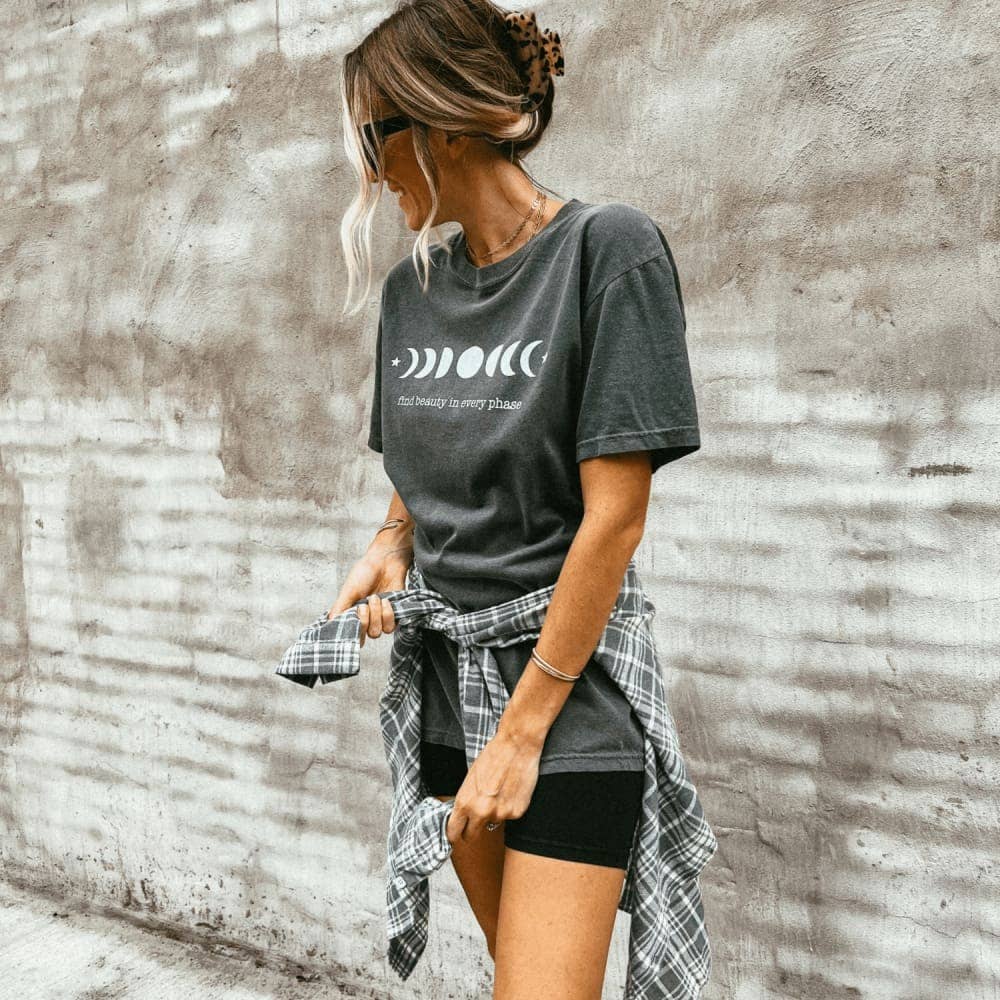 Moon Phase Tee / Pepper