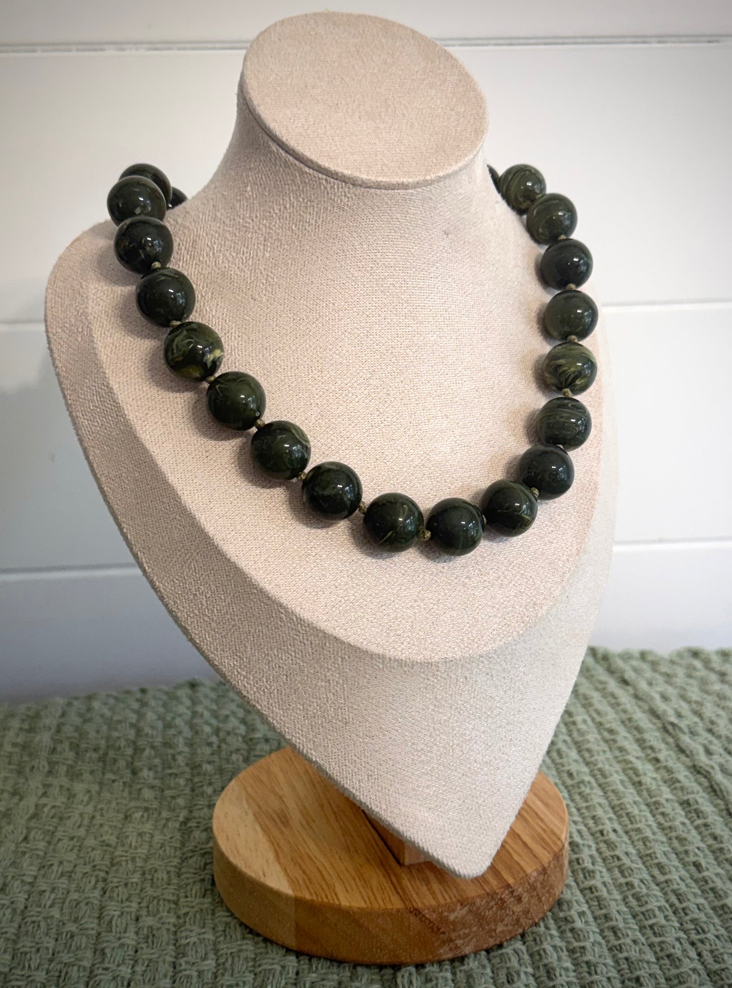 Chunky Beaded Necklace / Green Agate