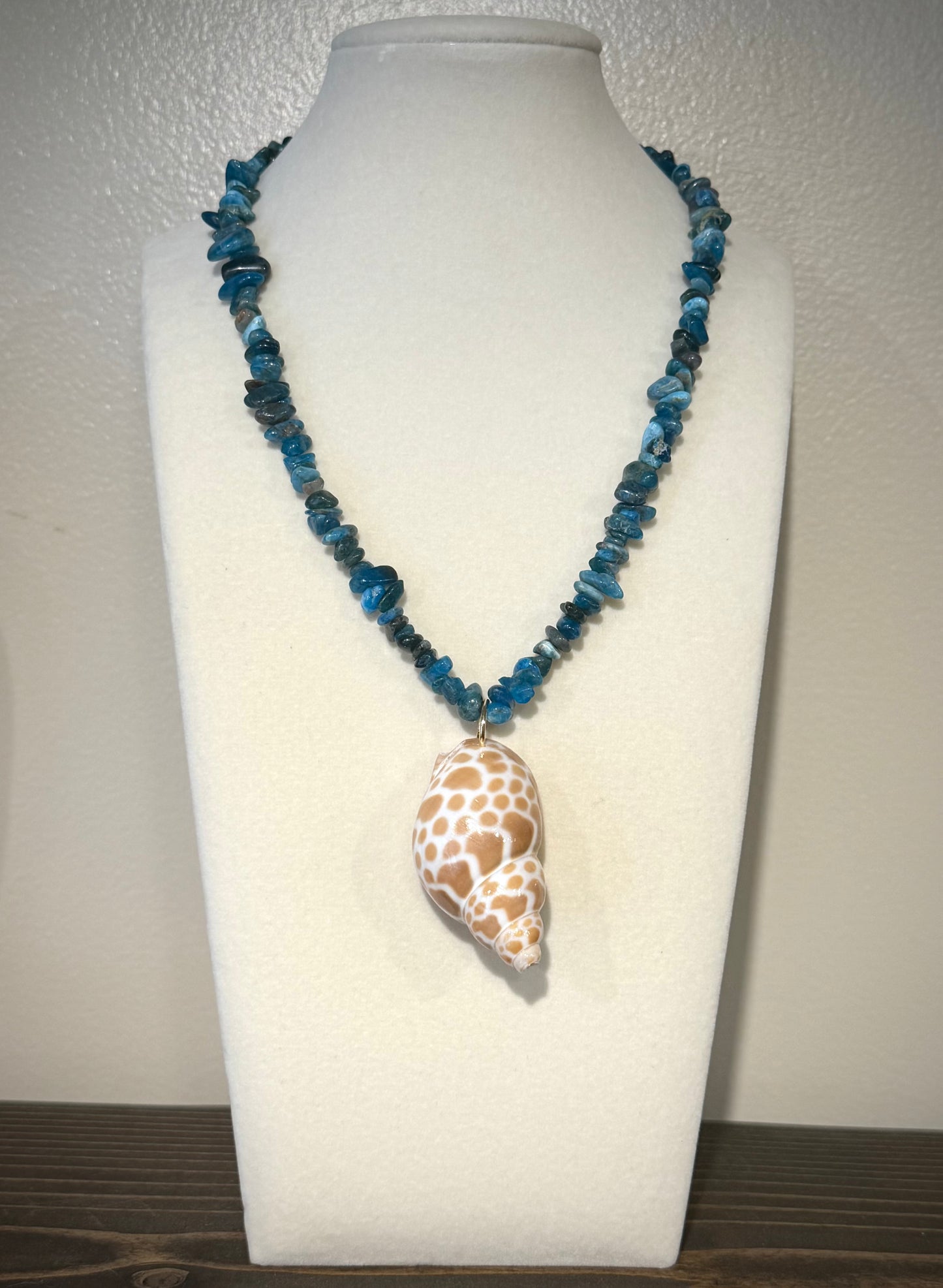 Mermaid Lagoon + Shell / Beaded Necklace