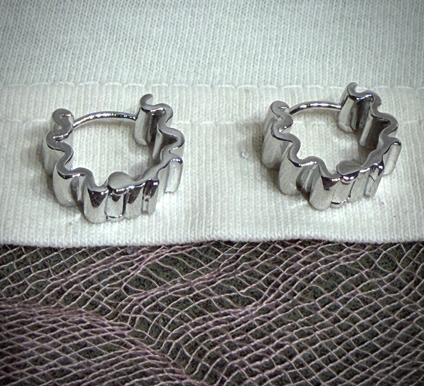 Wavy Medium Hoops