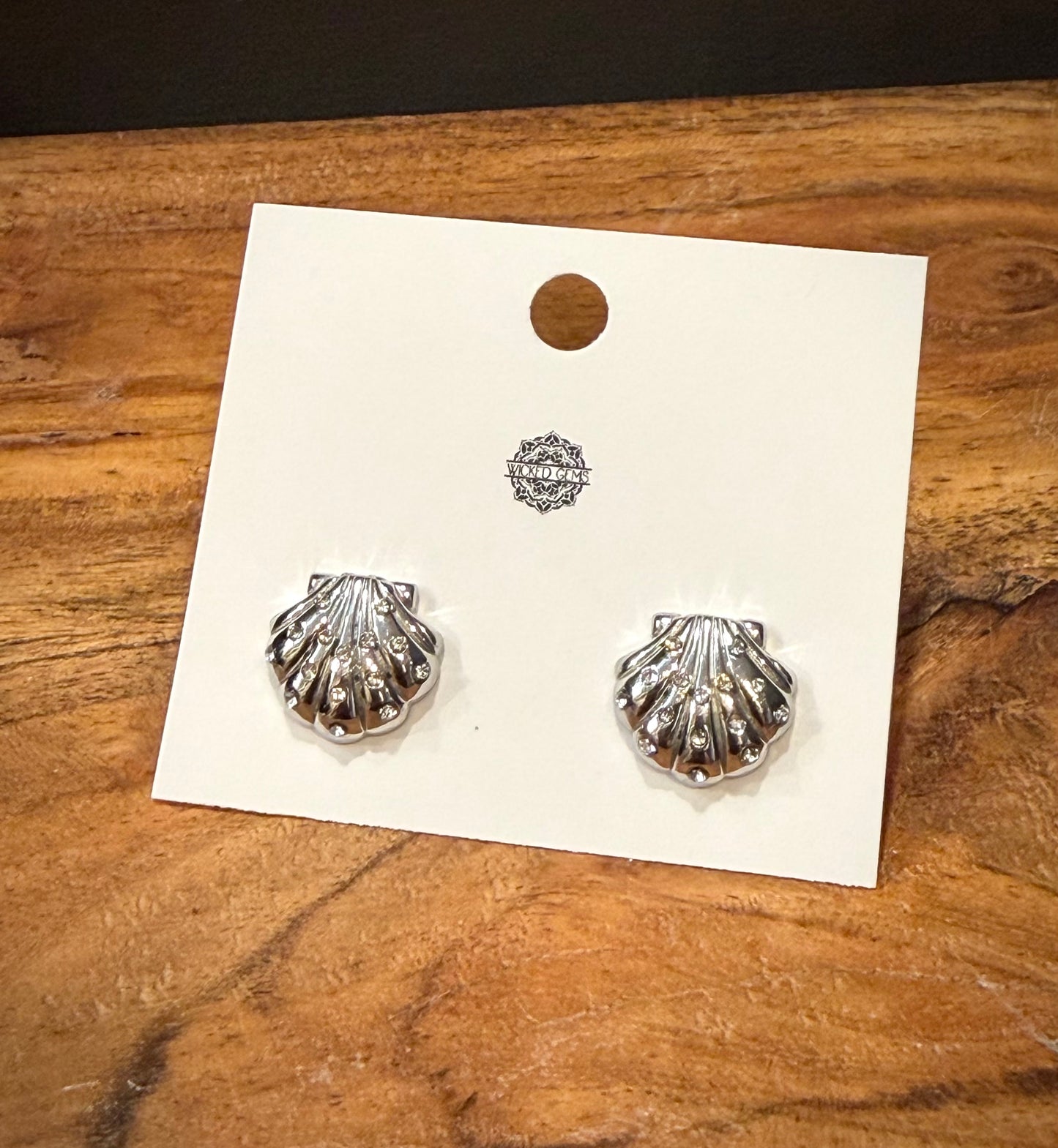 Shell / Stud