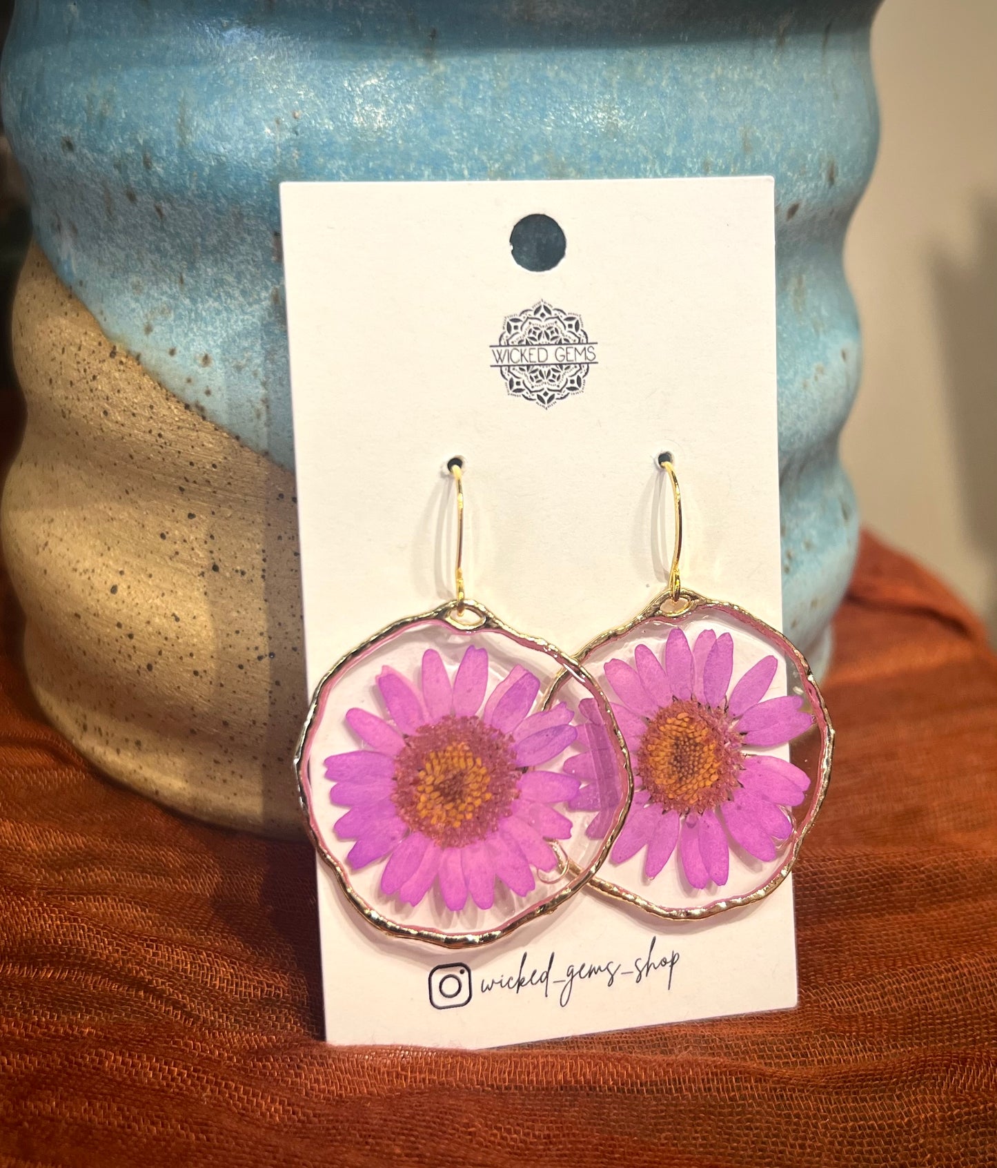 Pressed Daisy / fuschia