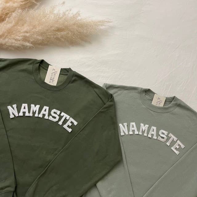 NAMASTE Sweatshirt / Army