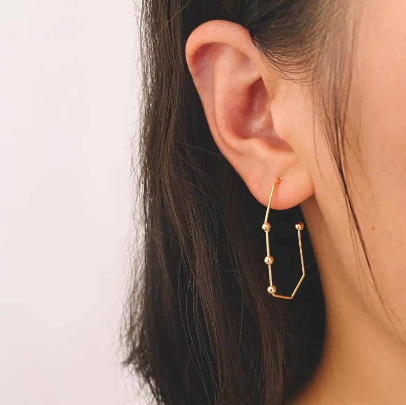 Geometric Dotted Ear Wire