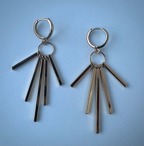 Metal fringe huggie hoop