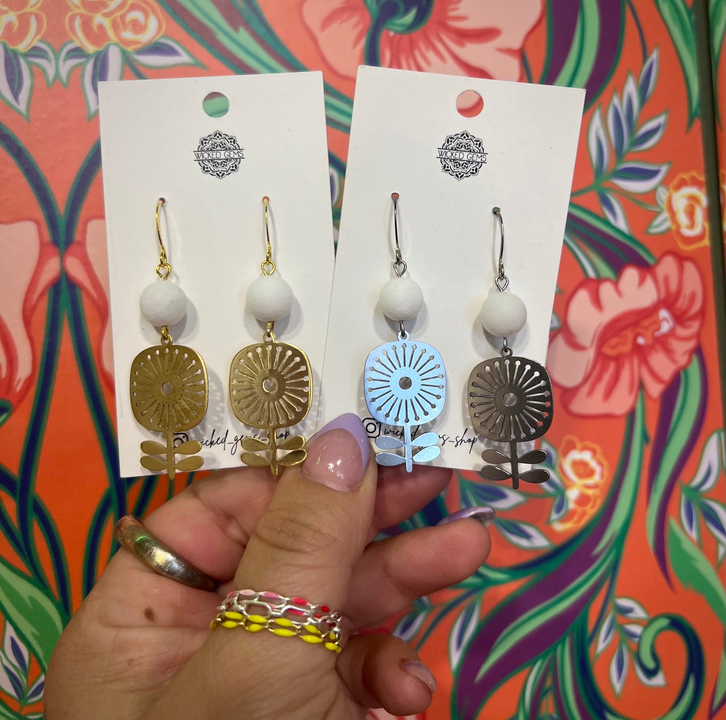 Folk Flower / White Jade