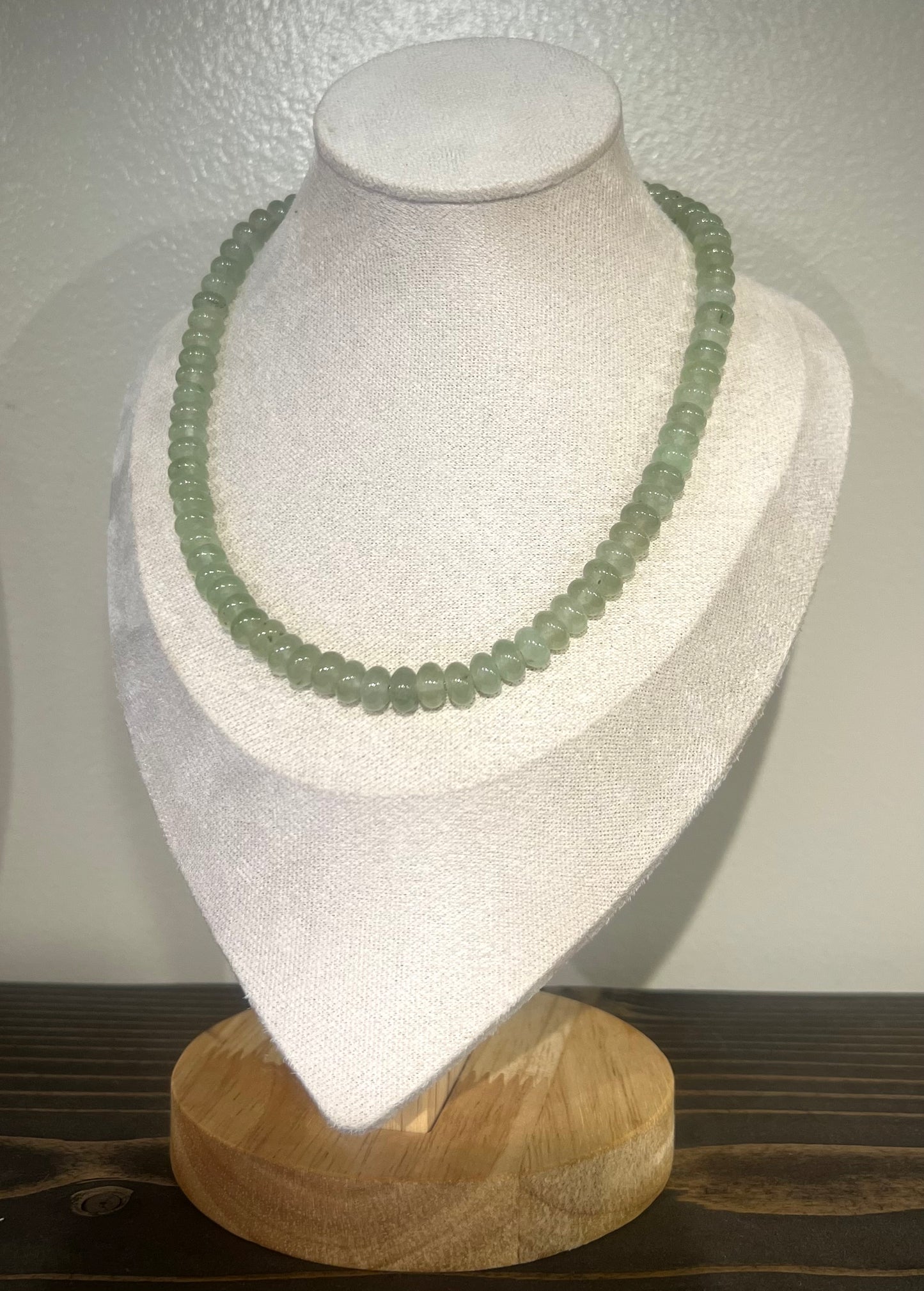 Beaded Necklace / light green jade