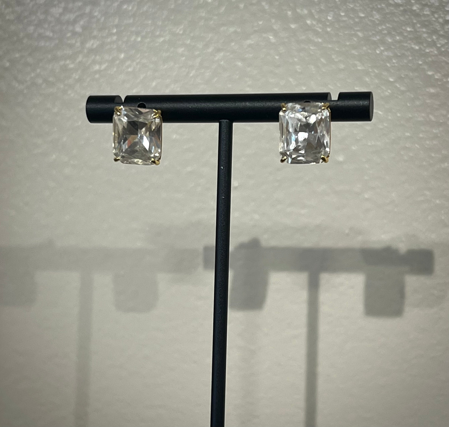 Simple Crystal Stud