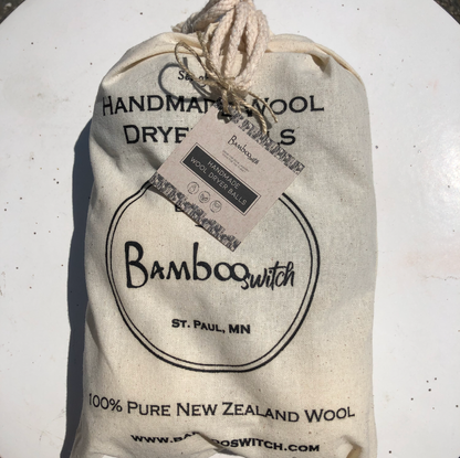 Set of 6 Organic Wool Dryer Balls / White