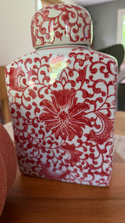 Porcelain vase w/ lid