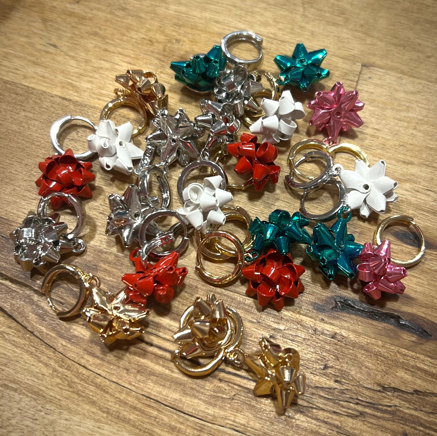 Christmas Bow Huggie