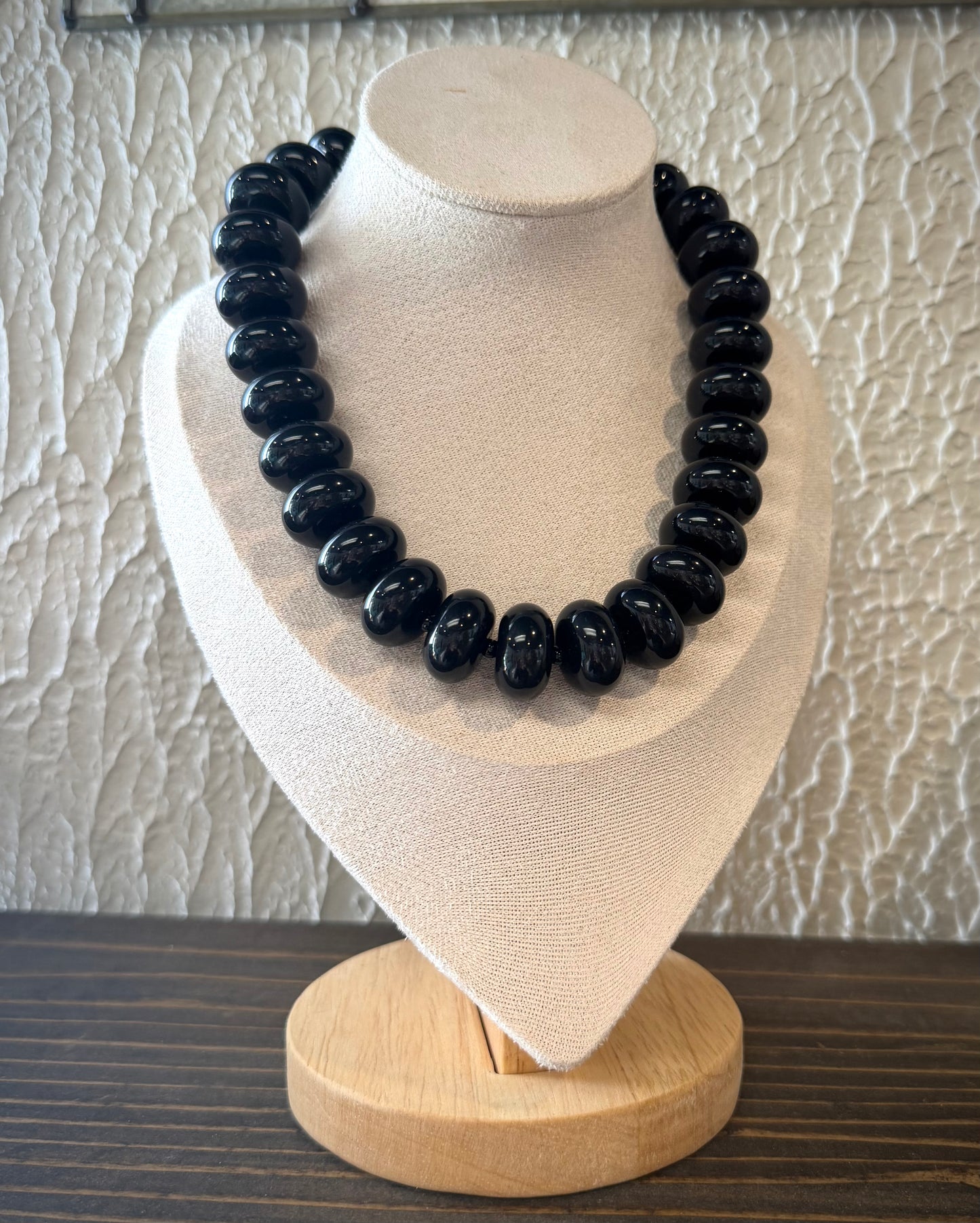 Black / Chunky Beaded Necklace