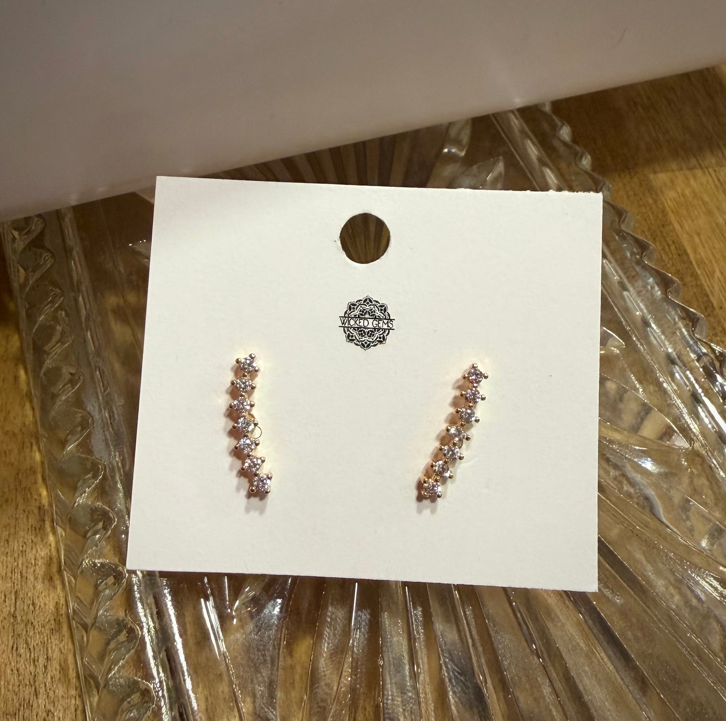 Curved Bar Stud