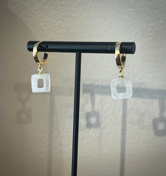 Quartz Huggie