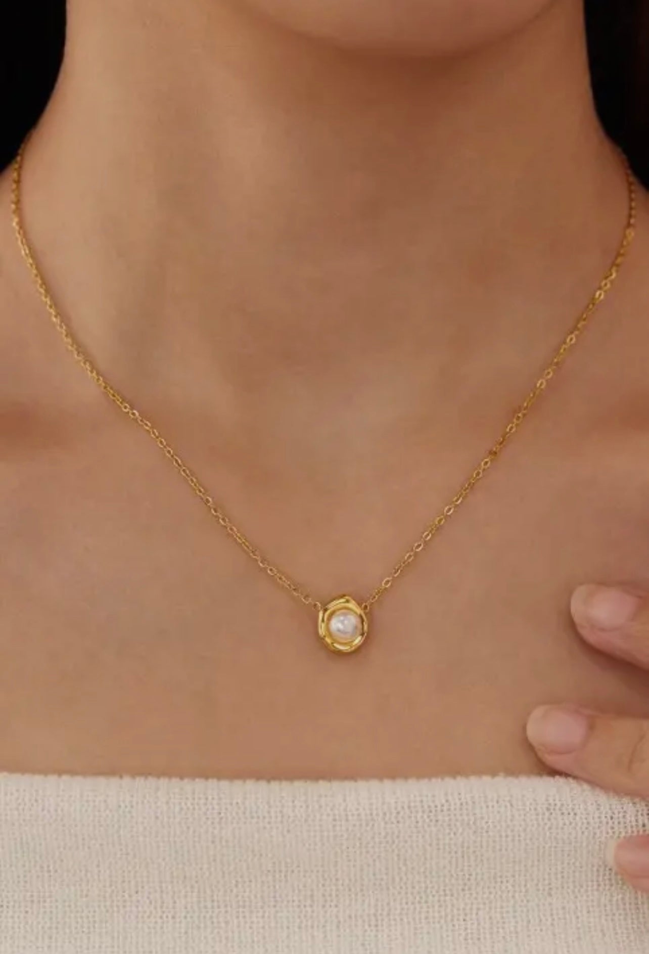 Pearl Pendant Necklace