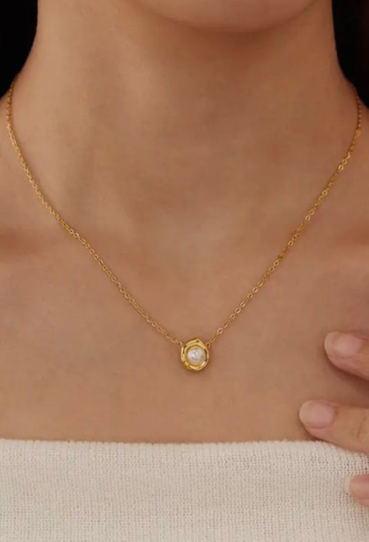 Pearl Pendant Necklace
