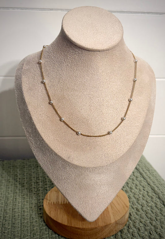 Dainty Pearl / Layering Necklace