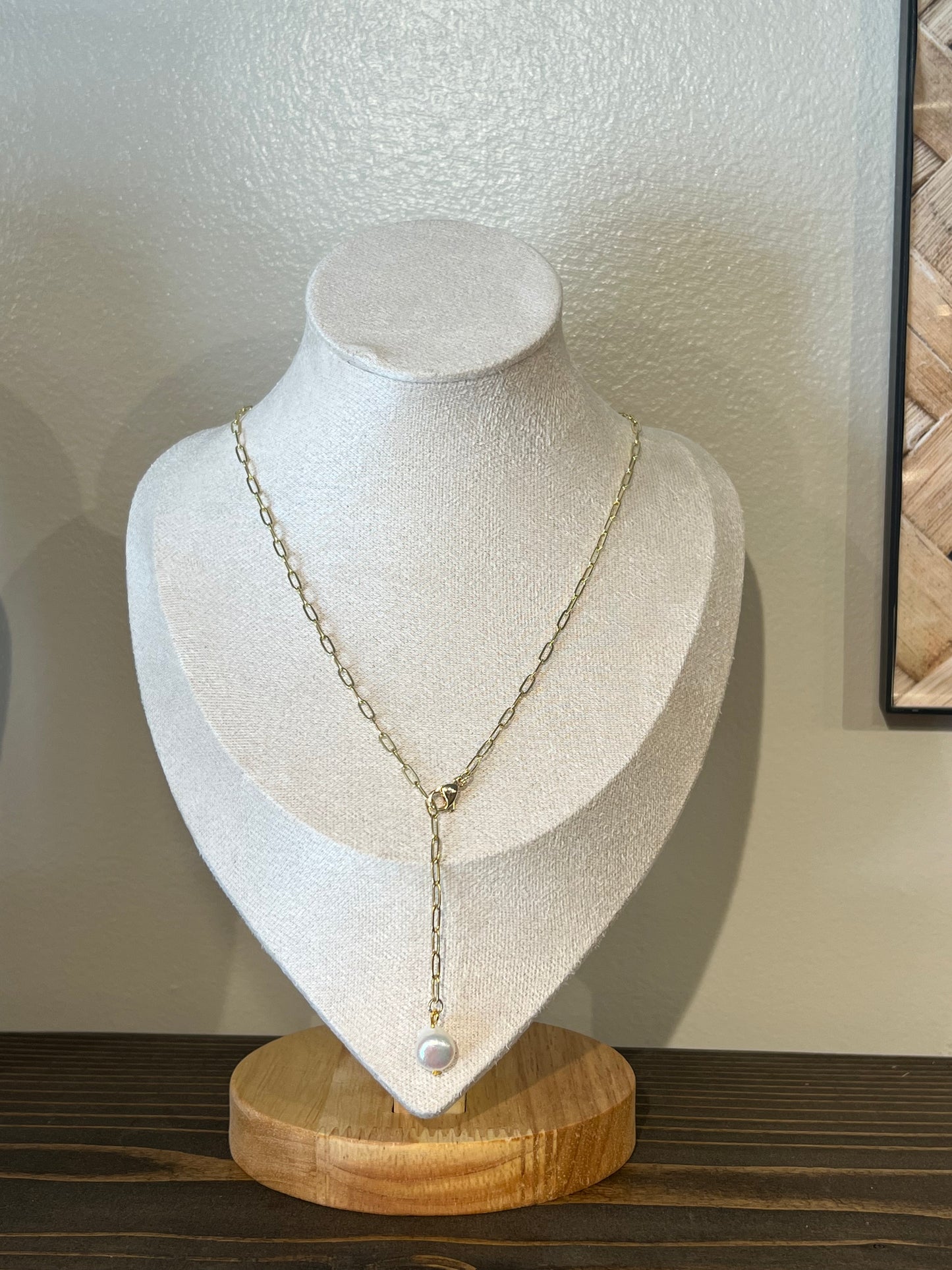 Lariat Necklace / freshwater pearl