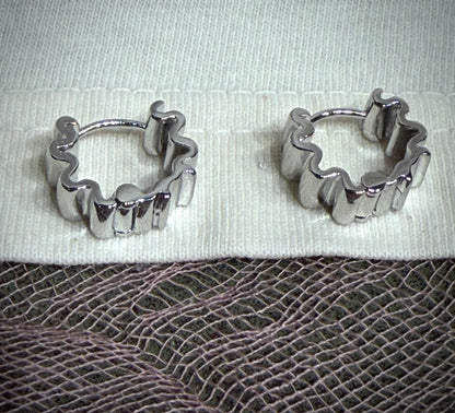 Wavy Medium Hoops