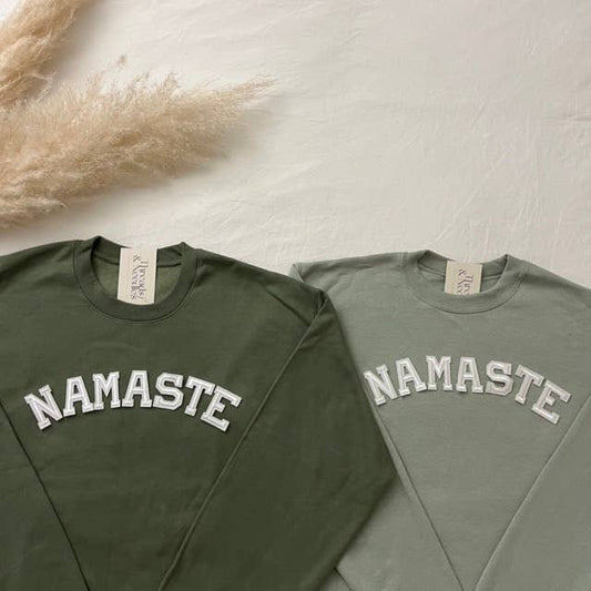 NAMASTE Sweatshirt / Army