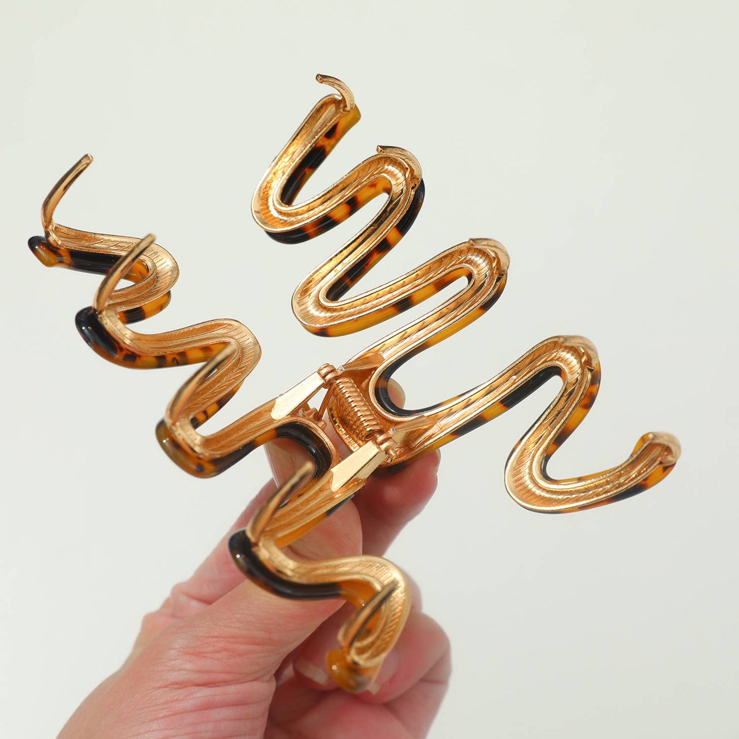 Large Squiggle Metal Claw Clip